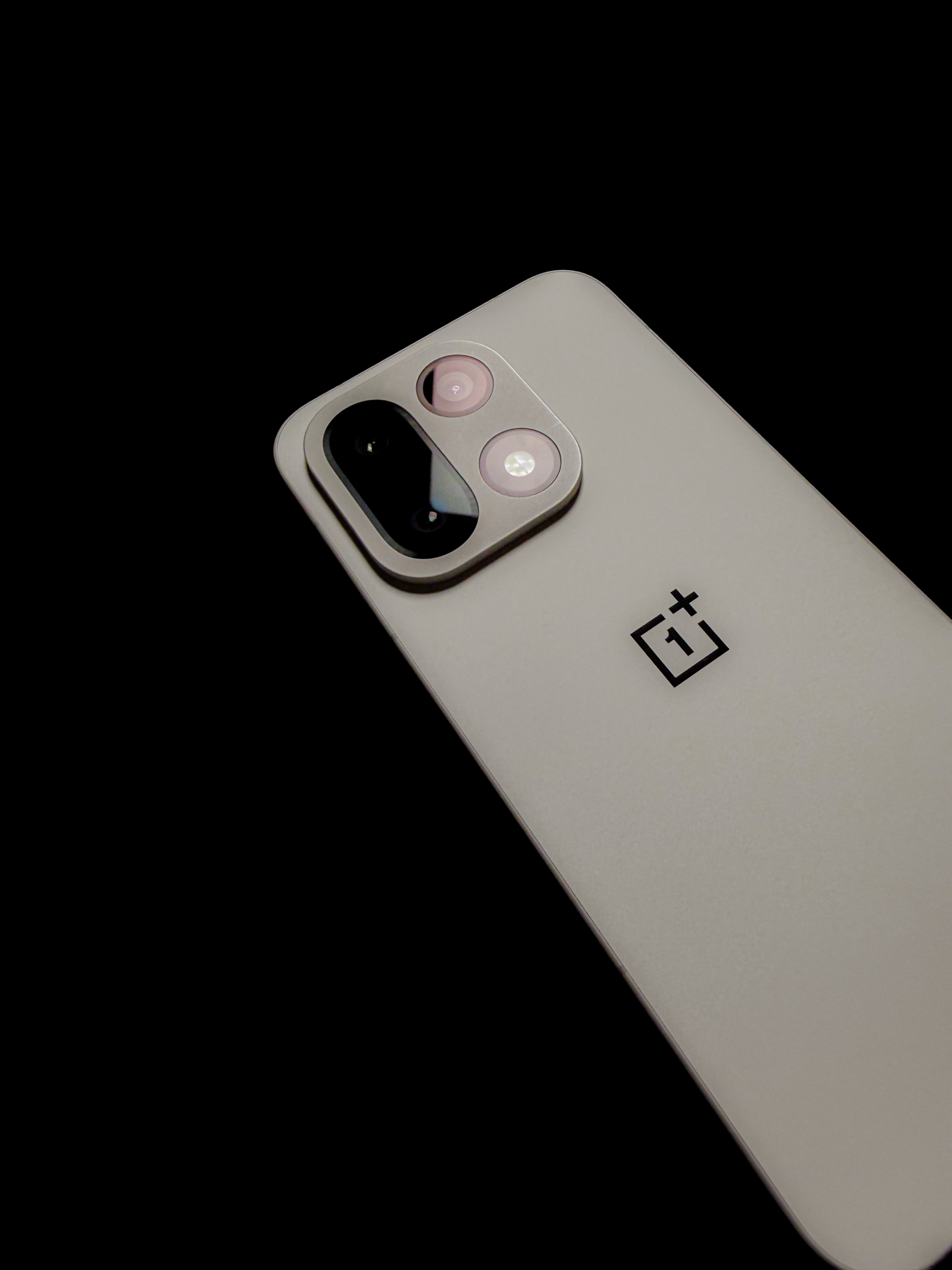 OnePlus 15 - Image 4