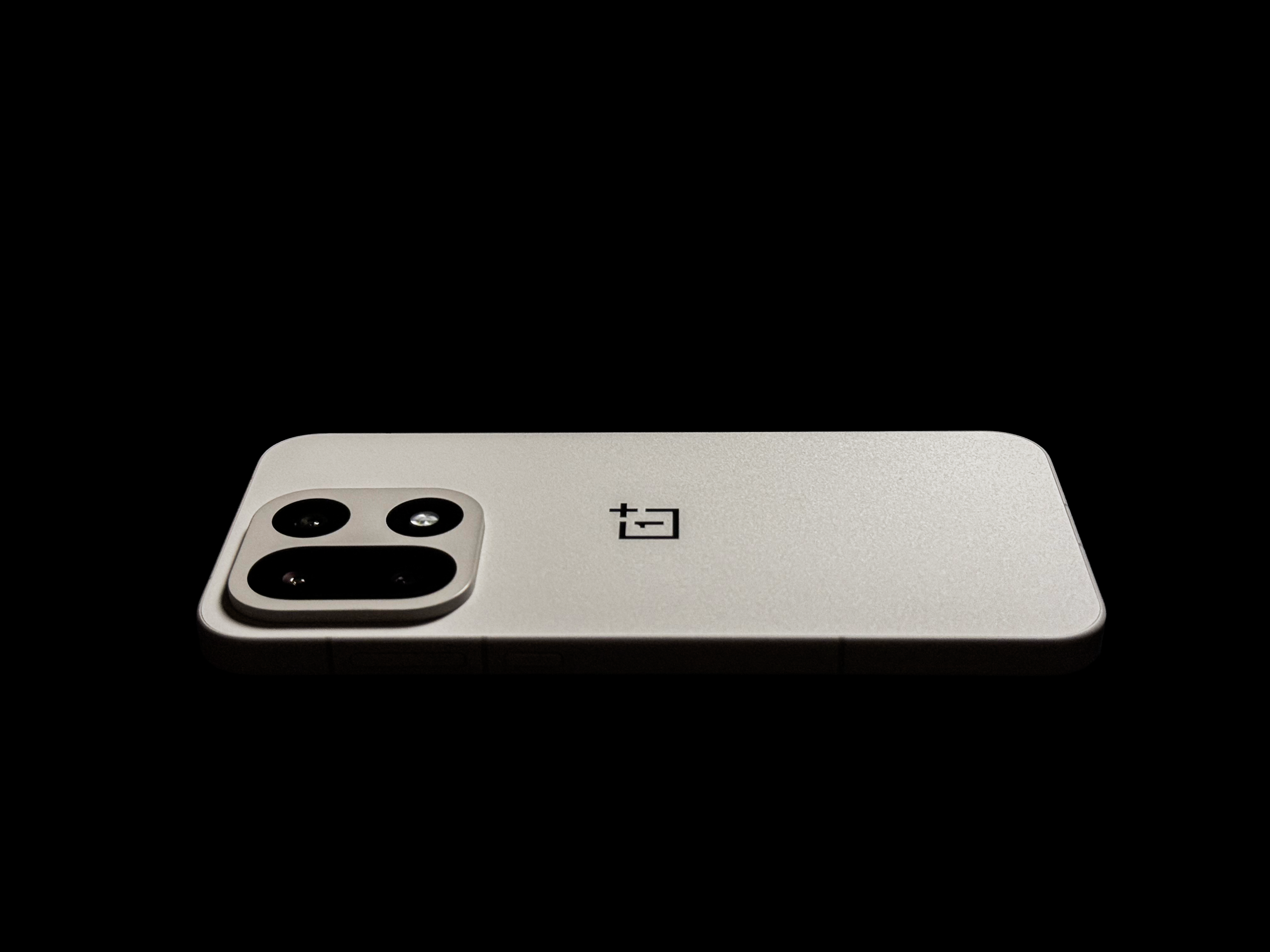 OnePlus 15 - Image 5